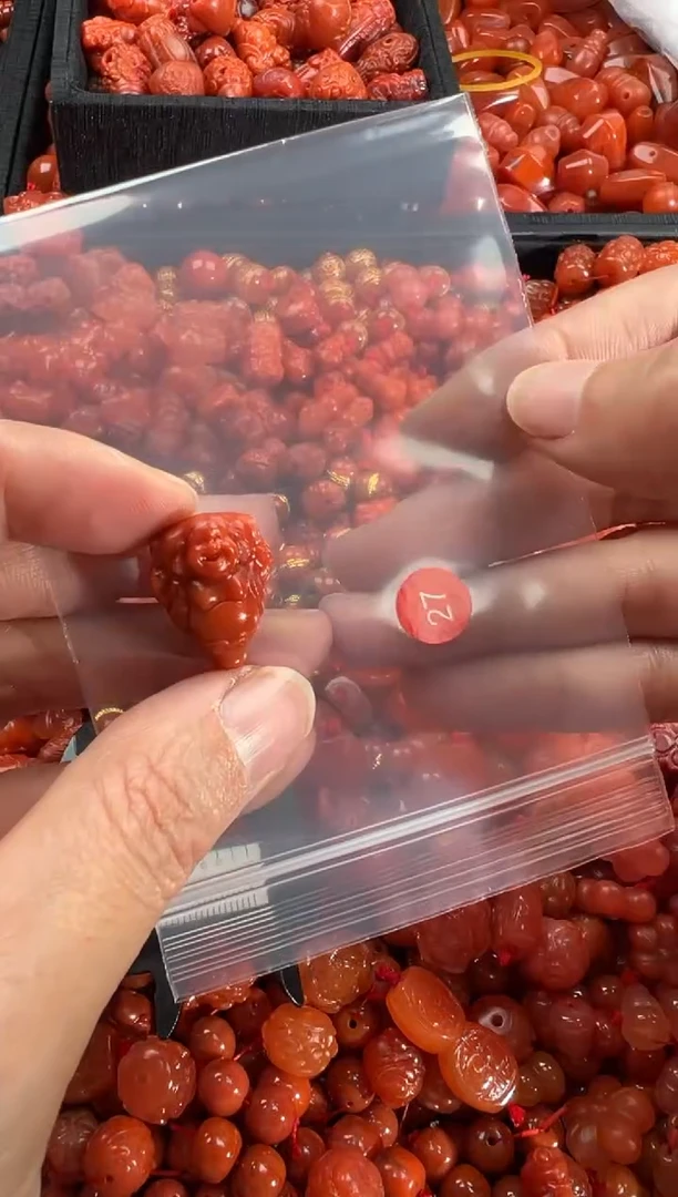 【闪购商品】南红玛瑙颈饰未镶嵌1