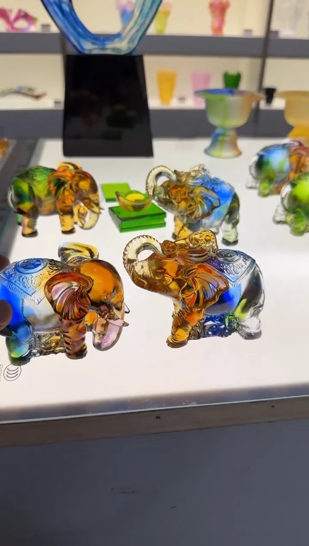 手工艺品琉璃彩色小象一对
