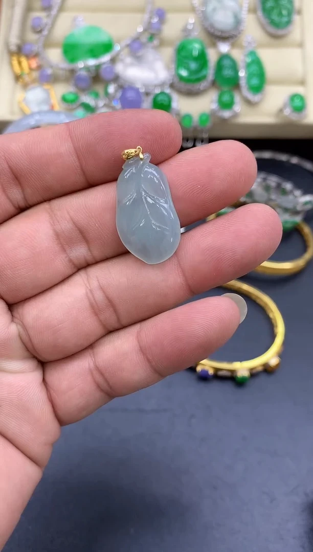 颈饰18K金镶嵌翡翠61-中国好珍宝