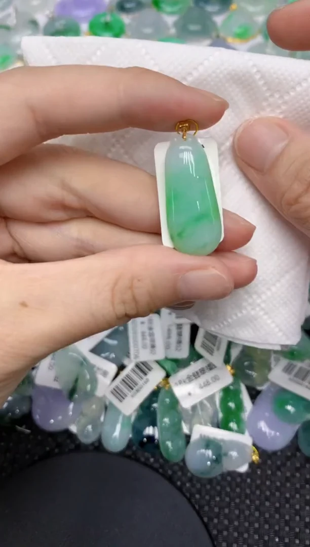 颈饰18K金镶嵌翡翠11111111