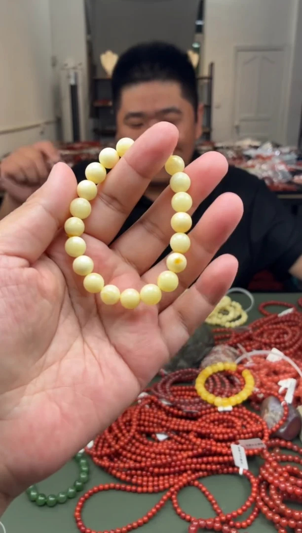 手串蜜蜡未镶嵌单圈手串一条约9mm多样性发货