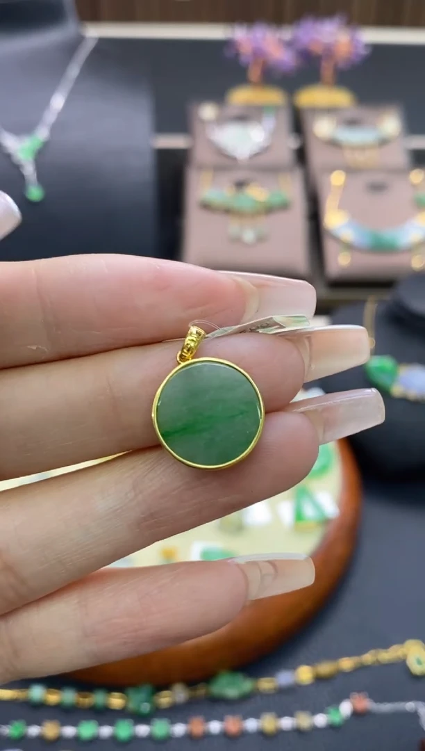 【闪购商品】翡翠颈饰18K金镶嵌净货15879