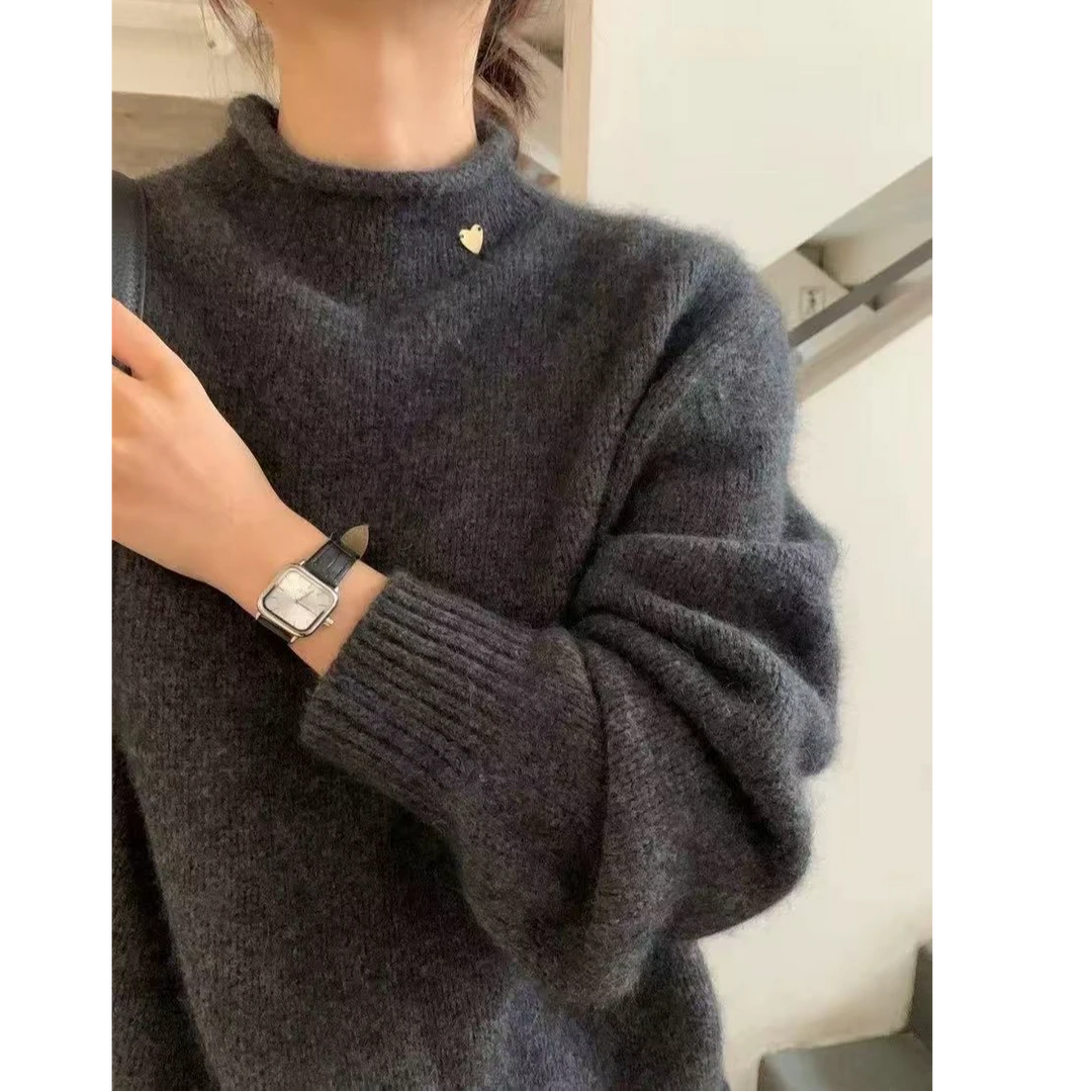 爱心金扣半高领洋气毛衣套头女宽松百搭卷边休闲风外套上衣
