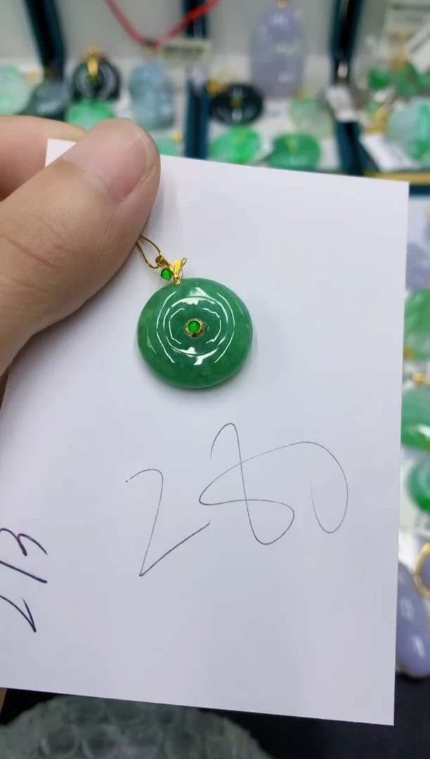 翡翠挂件18K金镶嵌11111111111