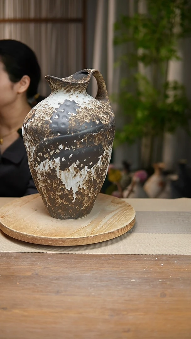 【闪购商品】陶瓷  花器诧寂黑奶壶