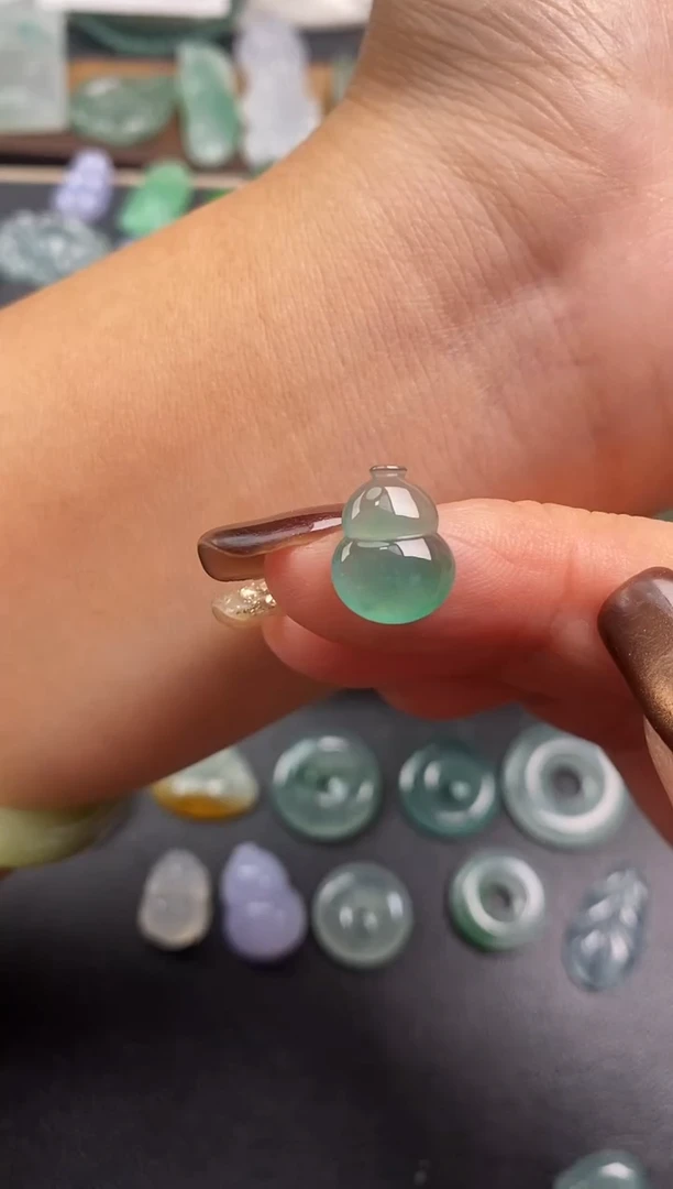 颈饰未镶嵌翡翠葫芦