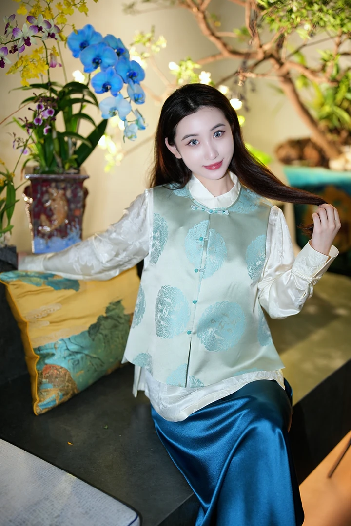 蓝大【錾花】新中式桑蚕丝马甲7517