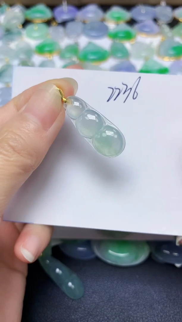 翡翠未镶嵌颈饰天然缅甸翡翠A货