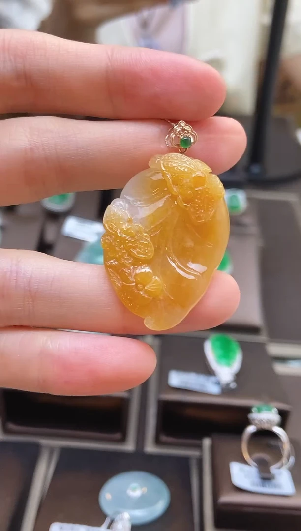 翡翠18K金镶嵌吊坠(不含链)翡翠叶子