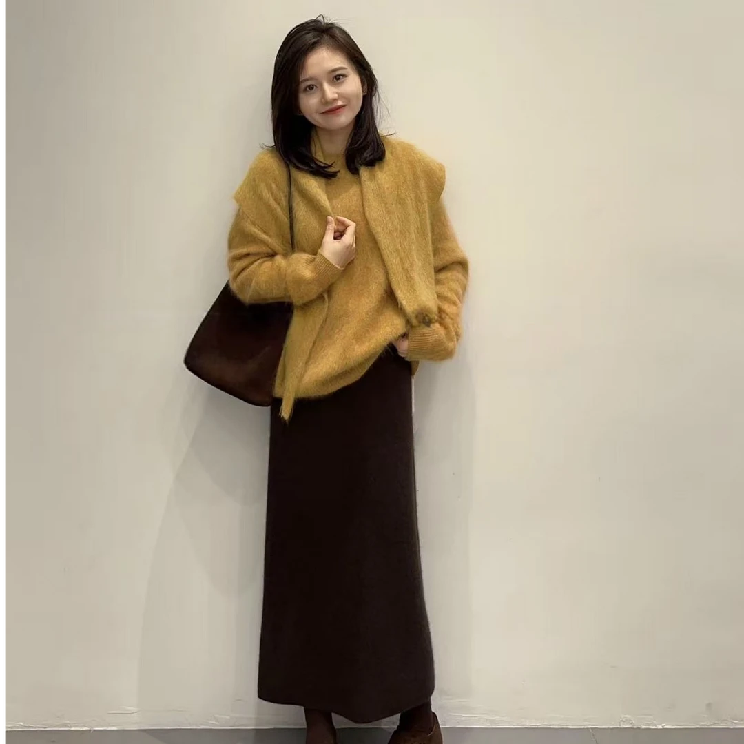 2026秋冬新款慵懒风黄色圆领针织衫宽松套头高级感显瘦毛衣半身裙