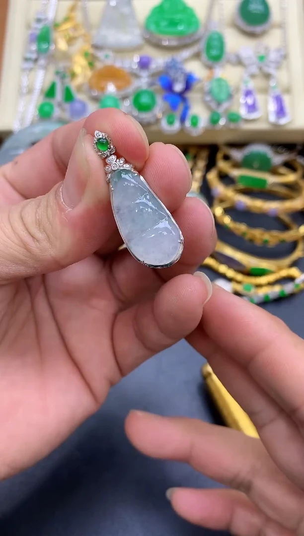 颈饰18K金镶嵌翡翠197-中国好珍宝