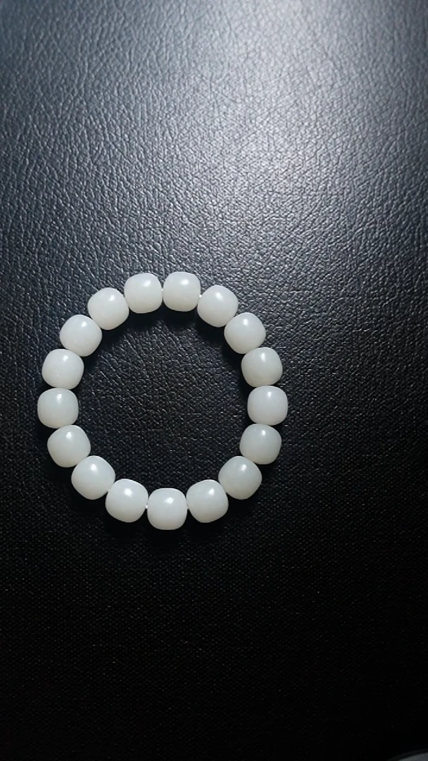 颈饰未镶嵌和田玉手串
