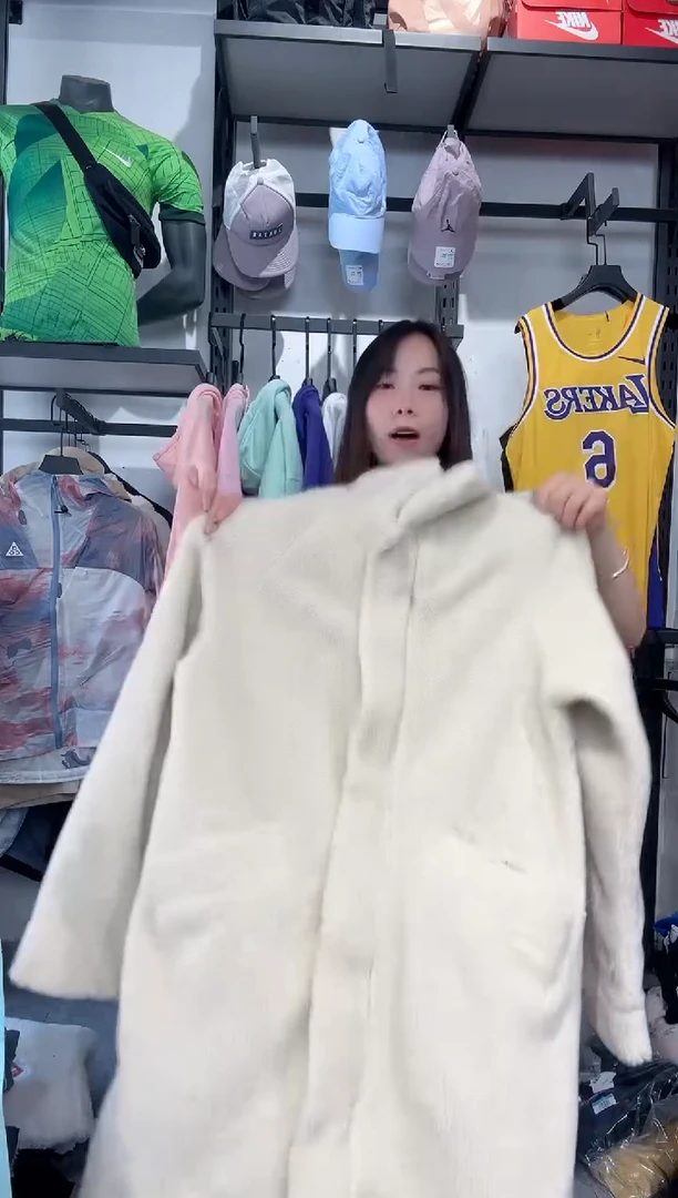 1740  编码 瑕疵款直播间过款为准 尺码