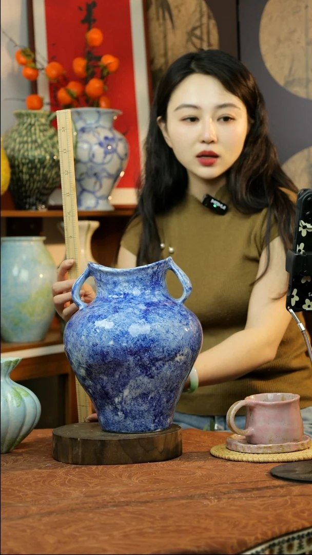 景德镇设计师款蝶衣系列花边瓶