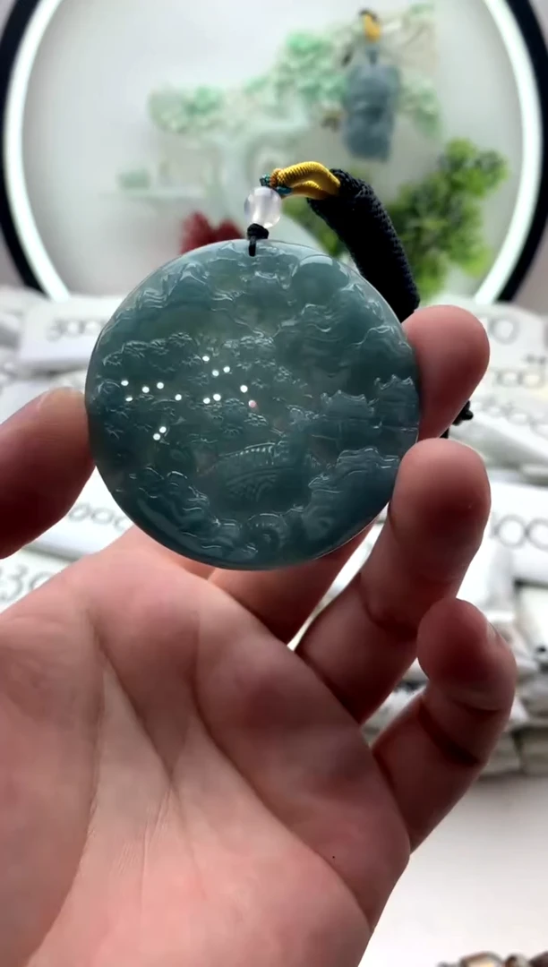 翡翠未镶嵌颈饰山水2