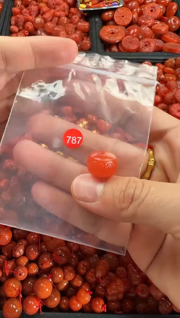 【闪购商品】南红玛瑙颈饰未镶嵌1