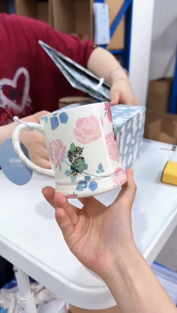 瓷片姆明麻花辫玫瑰园马克杯