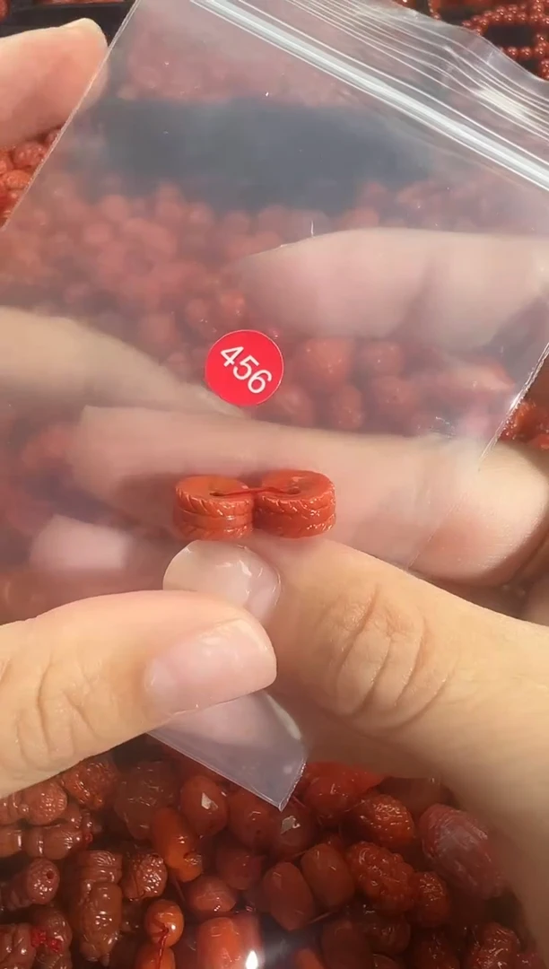 颈饰未镶嵌南红玛瑙1