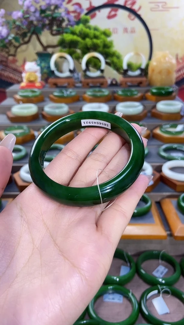 【闪购商品】和田玉手镯未镶嵌俄罗斯老坑碧玉手镯58