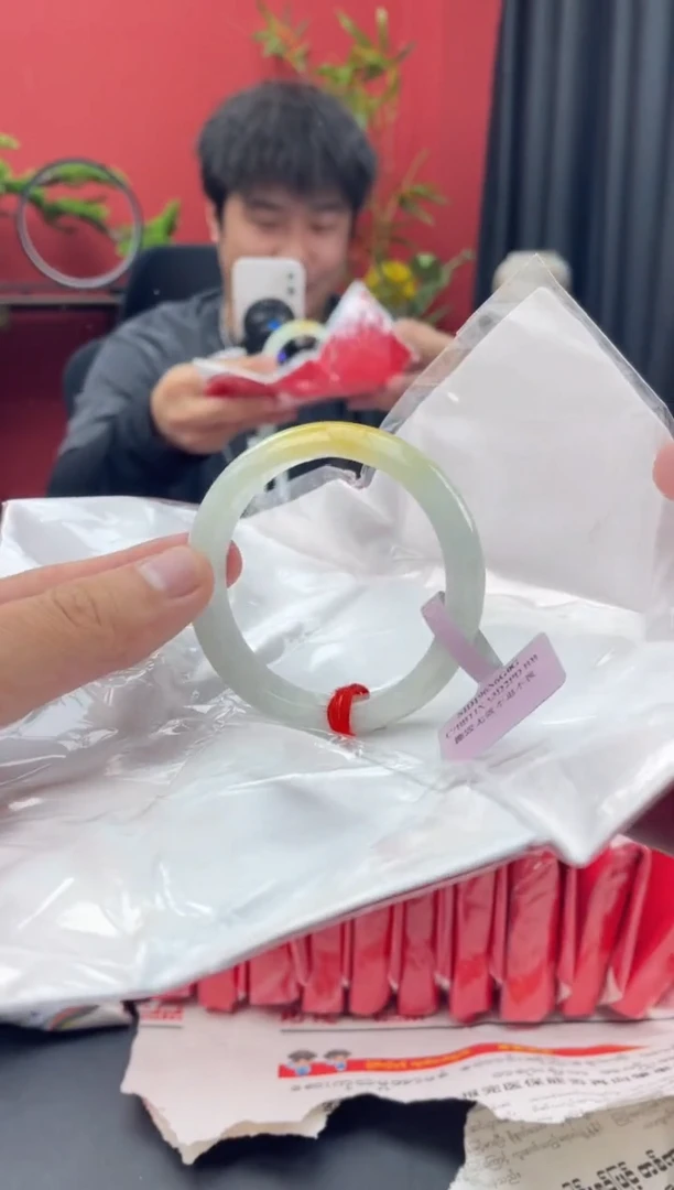 未镶嵌手镯翡翠2