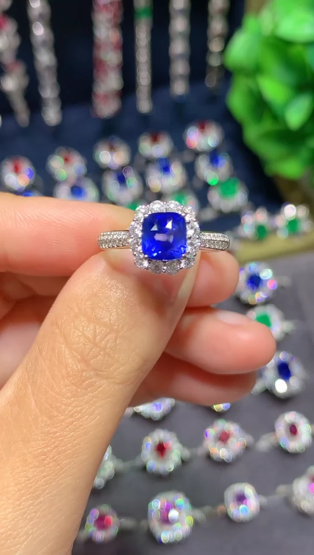 戒指蓝宝石18K金镶嵌1.56CT   无烧