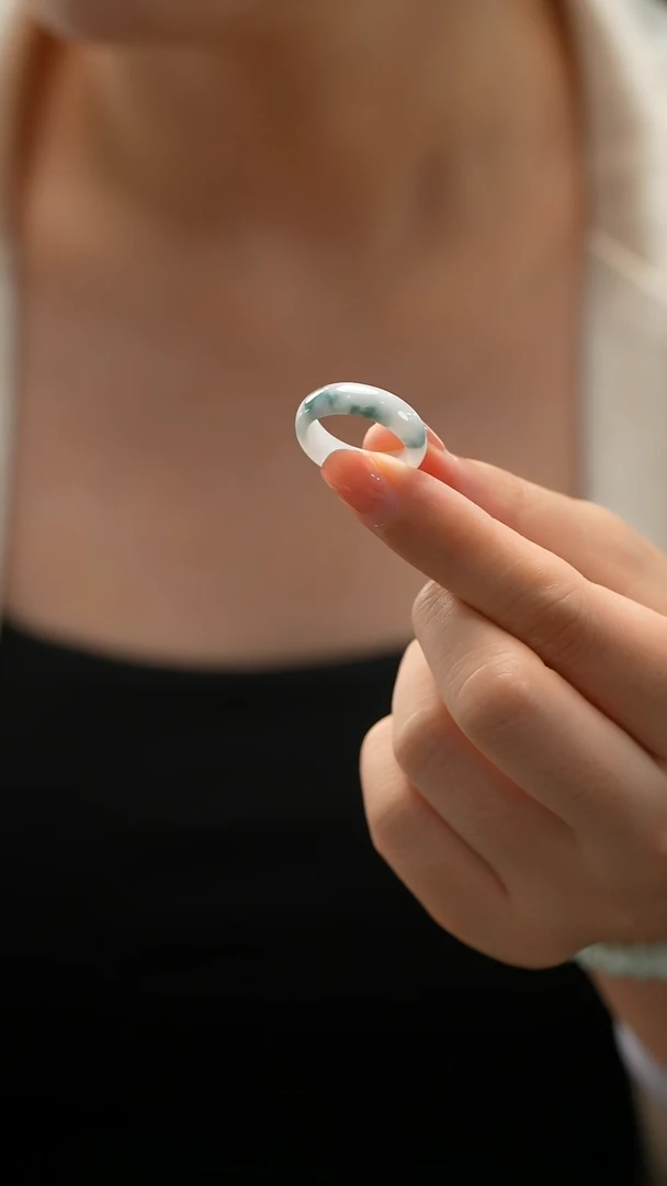 翡翠戒指未镶嵌戒圈