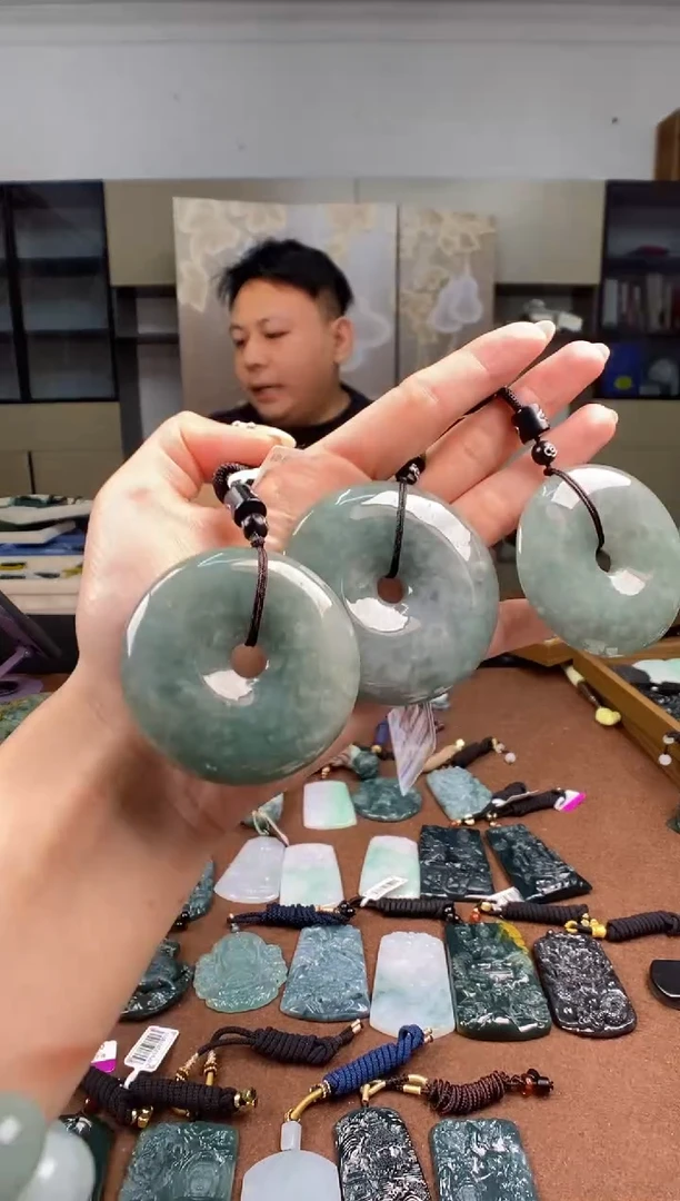 颈饰未镶嵌翡翠多样性发其一