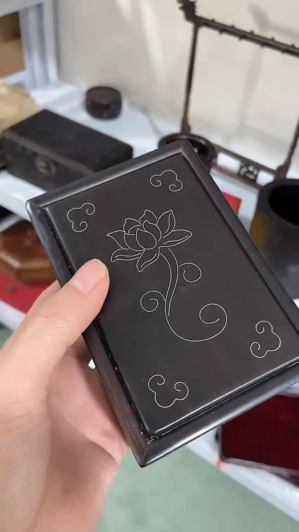 木佛* 紫光檀莲花银丝抽拉盒