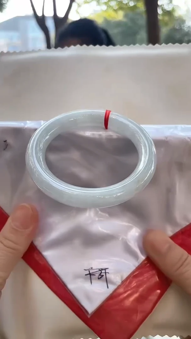 未镶嵌手镯翡翠寒**躬52下38