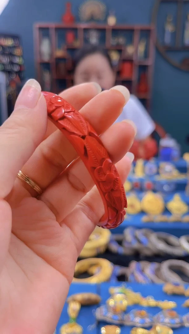 非遗 雕漆铜手镯 63 红 花卉 棍镯