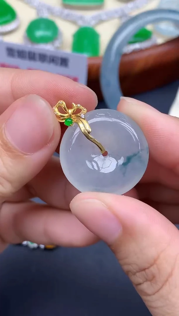 颈饰18K金镶嵌翡翠380-中国好珍宝