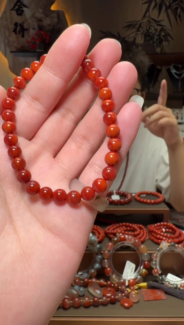 未镶嵌原矿无优化无注胶手串南红玛瑙一条约6mm 多样性发货