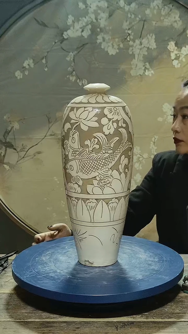 摆件磁州窑白剔花梅瓶高40 公分