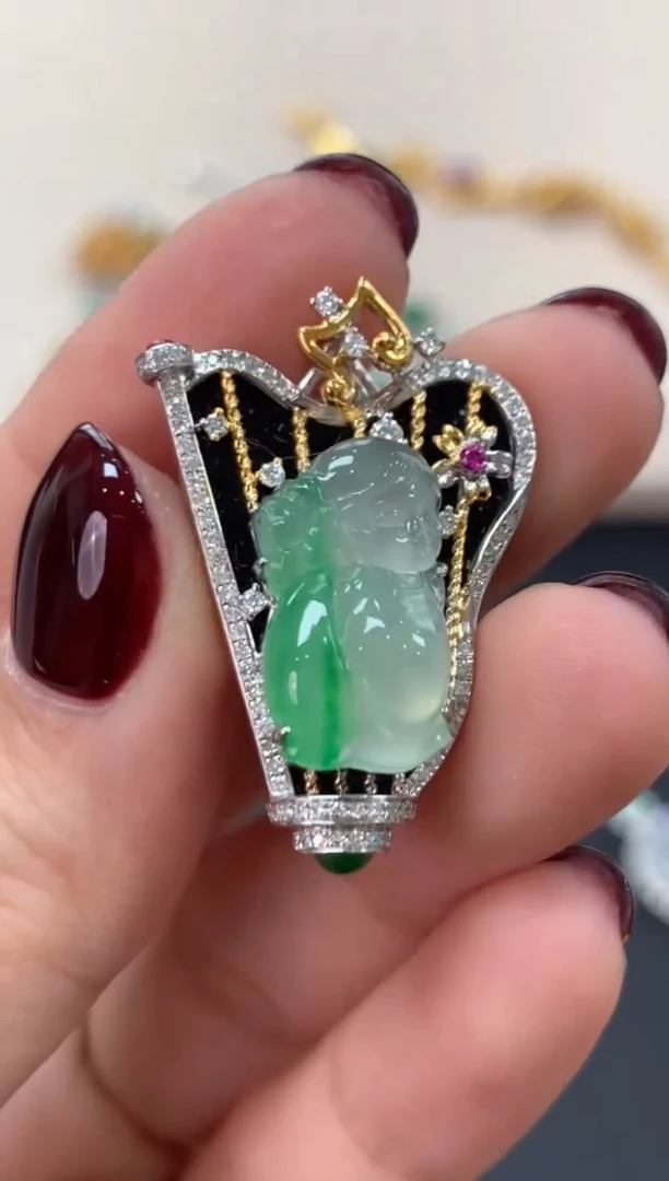 翡翠18K金镶嵌吊坠(不含链)仙女吊坠15800