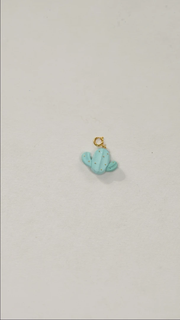 绿松石18K金镶嵌挂饰小**?1
