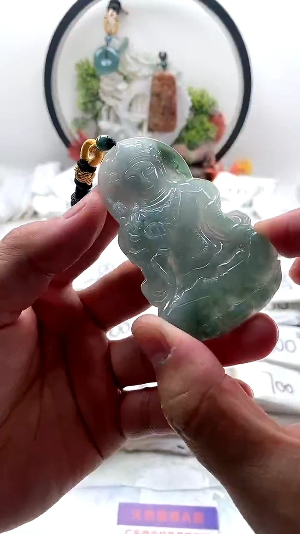 颈饰未镶嵌翡翠渡母