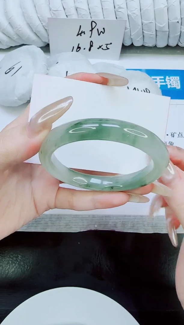 未镶嵌手镯石英质玉319/53