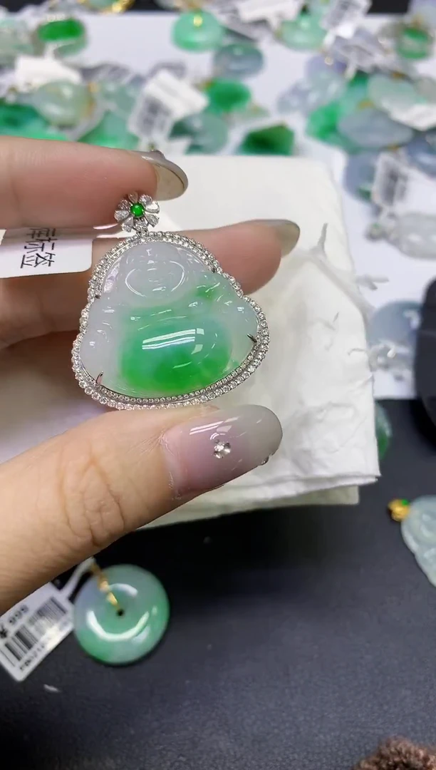 颈饰18K金镶嵌翡翠天然缅甸翡翠A货百元以上9元证书费自理