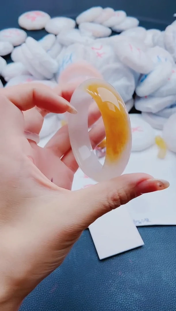 未镶嵌手镯石英质玉M272-56-57