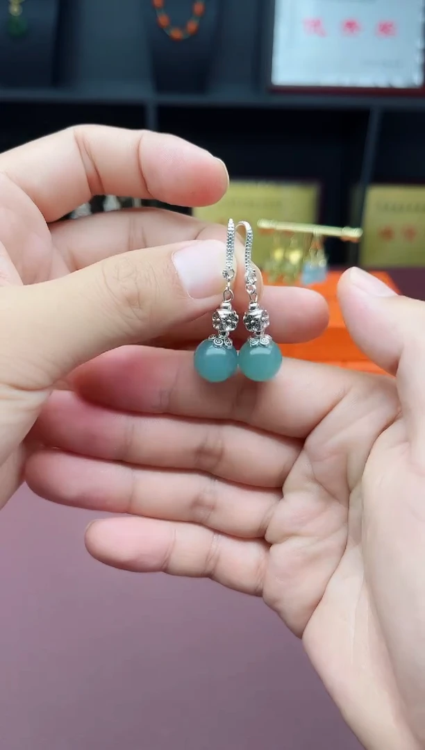 石英质玉（天山翠）未镶嵌耳饰435000