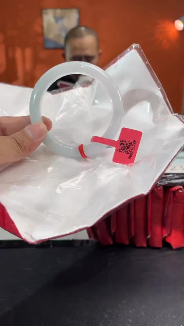 未镶嵌手镯翡翠4