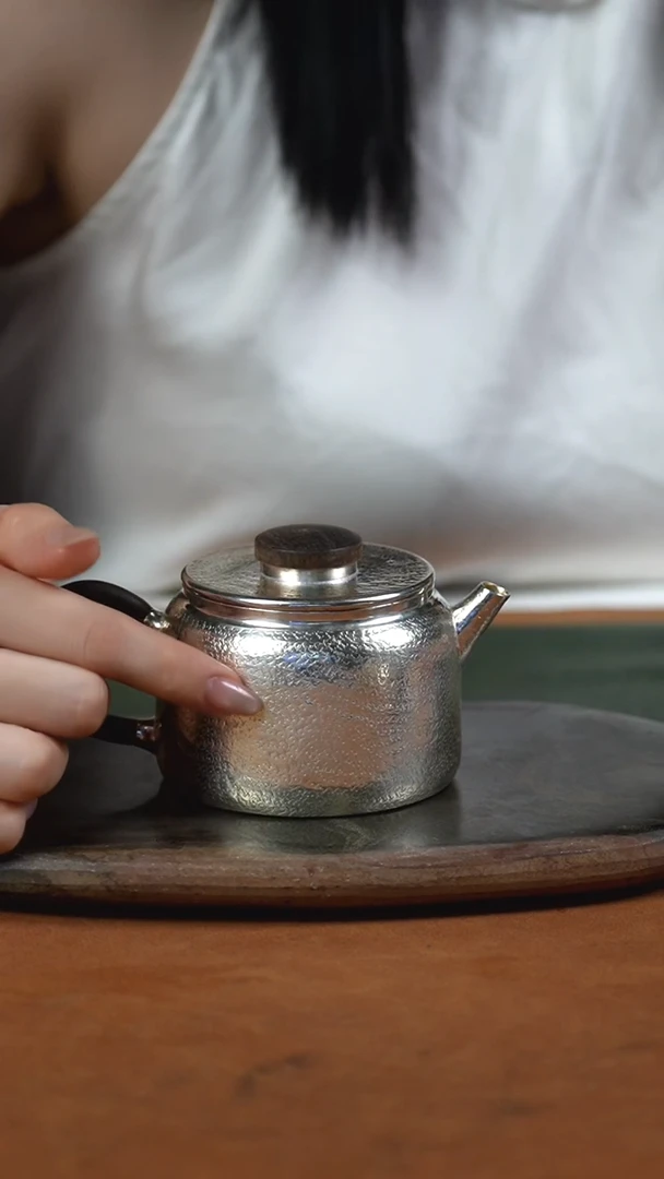 手工锤纹汉瓦泡茶壶