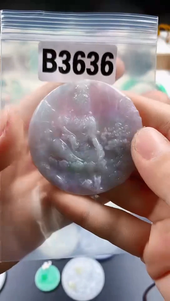 颈饰未镶嵌翡翠天然翡翠吊坠挂件