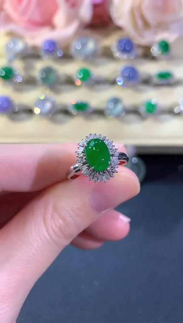 18K金镶嵌戒指翡翠冬日珠宝Q92