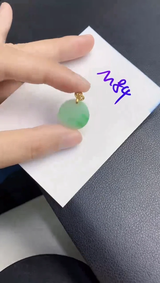 翡翠未镶嵌颈饰000000000