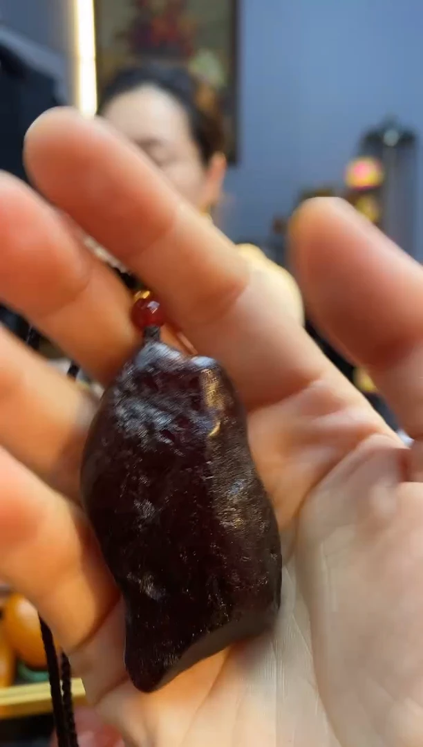 琥珀颈饰未镶嵌吊坠