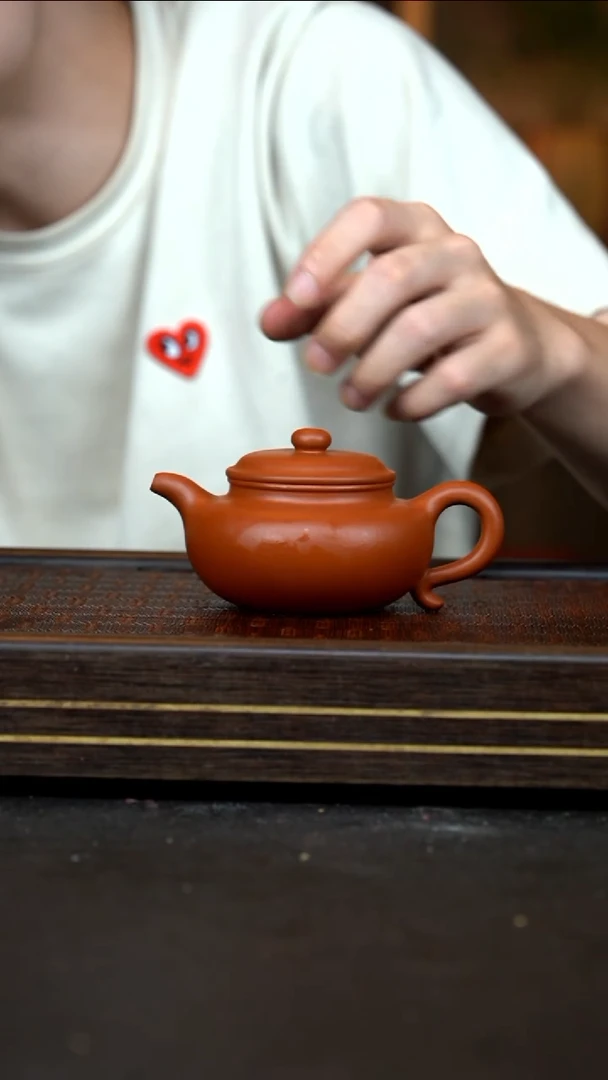 茶壶紫砂     WH     赵庄朱泥       仿古     180cc
