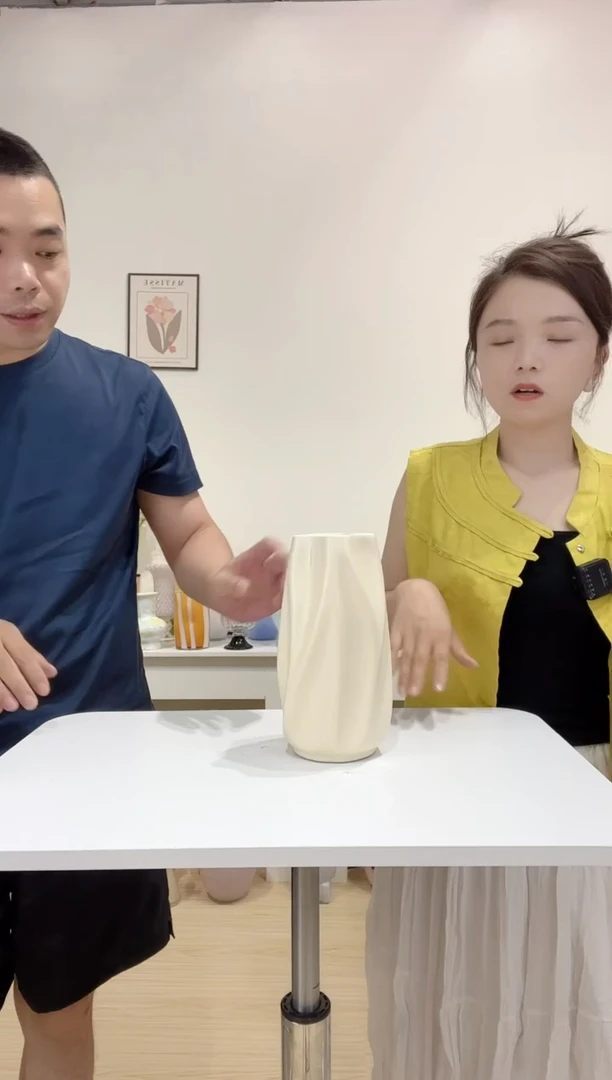 371C哑奶 微瑕陶瓷花瓶