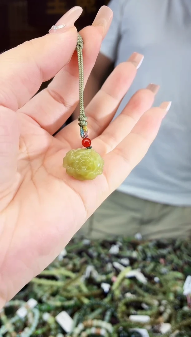 和田玉未镶嵌颈饰拍一发一