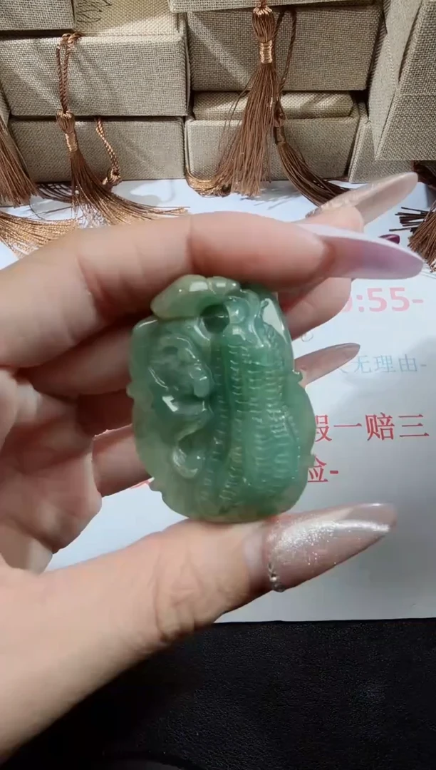 翡翠未镶嵌吊坠(不含链)吊坠-155